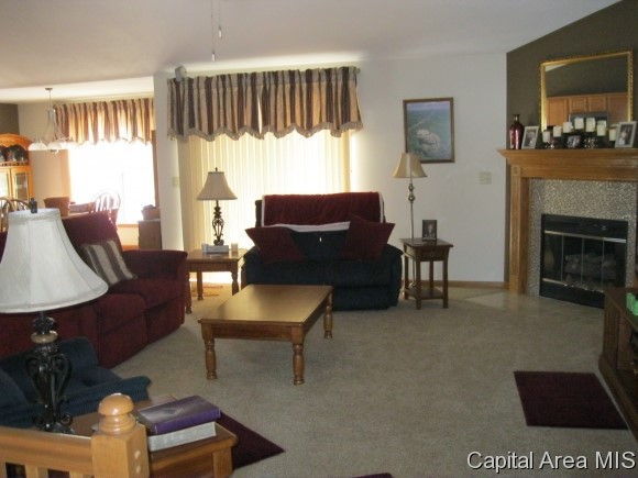 5404 Bunting Road Springfield, IL 62711 - Photo 2 of 10