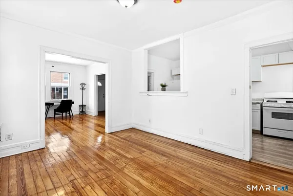 $3,150 | 408 East Avenue, Bridgeport, CT 06610