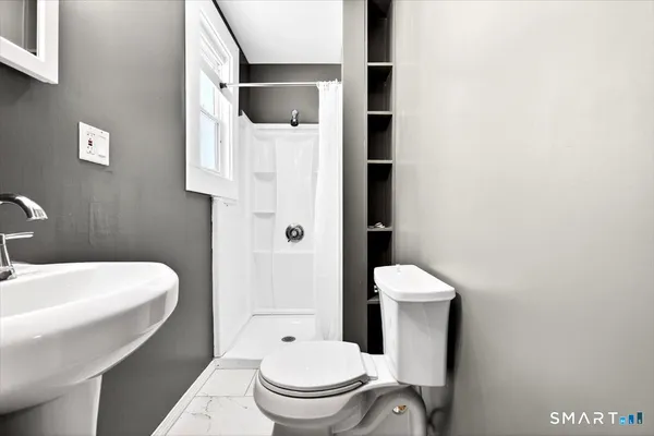 $3,150 | 408 East Avenue, Bridgeport, CT 06610