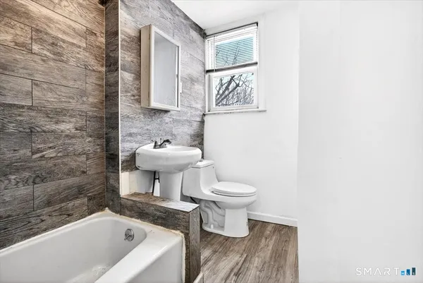 $3,150 | 408 East Avenue, Bridgeport, CT 06610