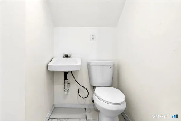 $3,150 | 408 East Avenue, Bridgeport, CT 06610