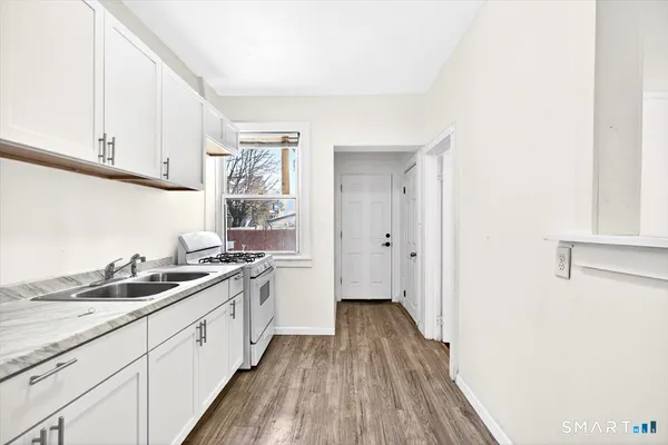 $3,150 | 408 East Avenue, Bridgeport, CT 06610