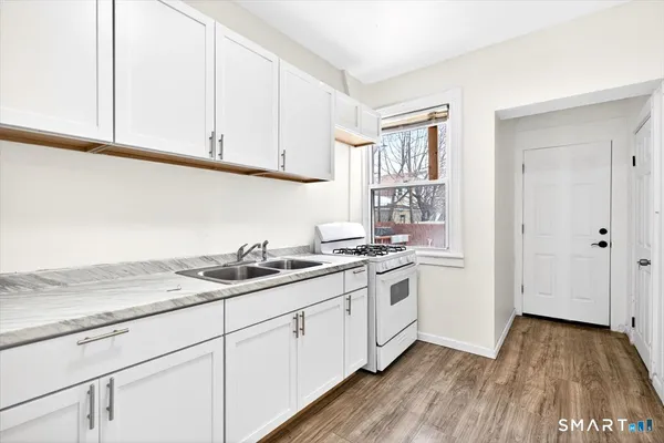 $3,150 | 408 East Avenue, Bridgeport, CT 06610