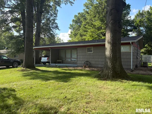 $141,000 | 817 West Harrison Road, Murphysboro, IL 62966