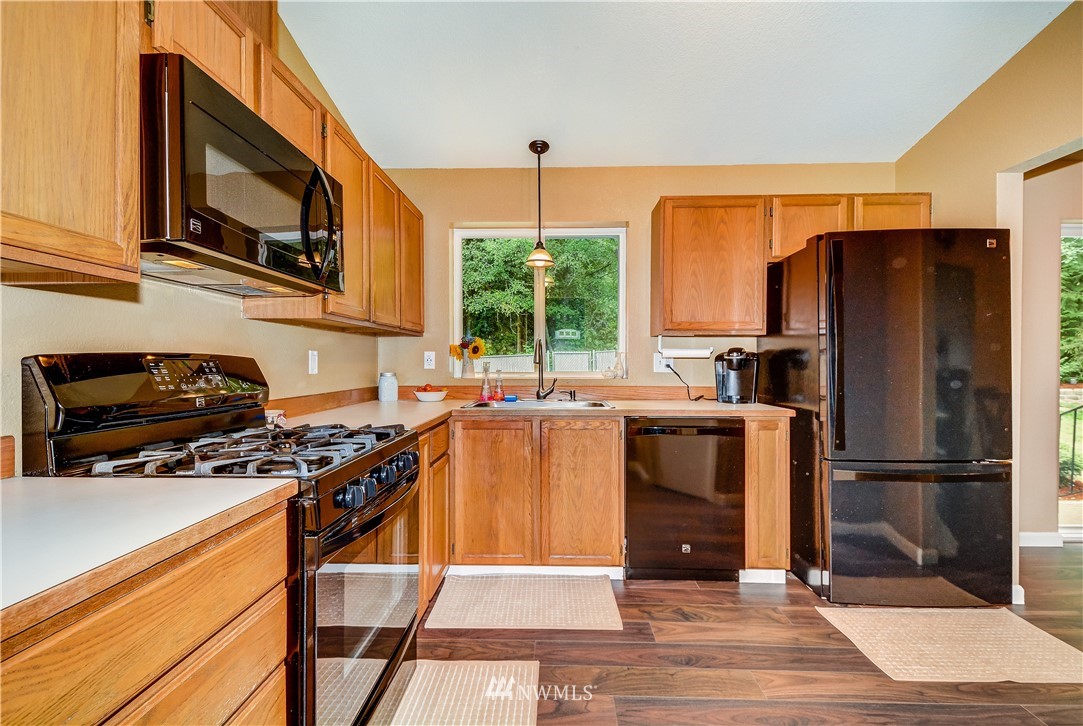 1223 221st Place Southwest Bothell, WA 98021 - Photo 5 of 16