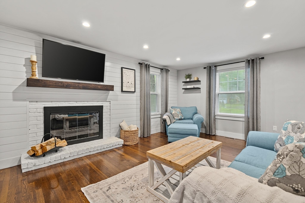21 Arrowhead Road Topsfield, MA 01983 - Photo 14 of 42 Gallery Image 14