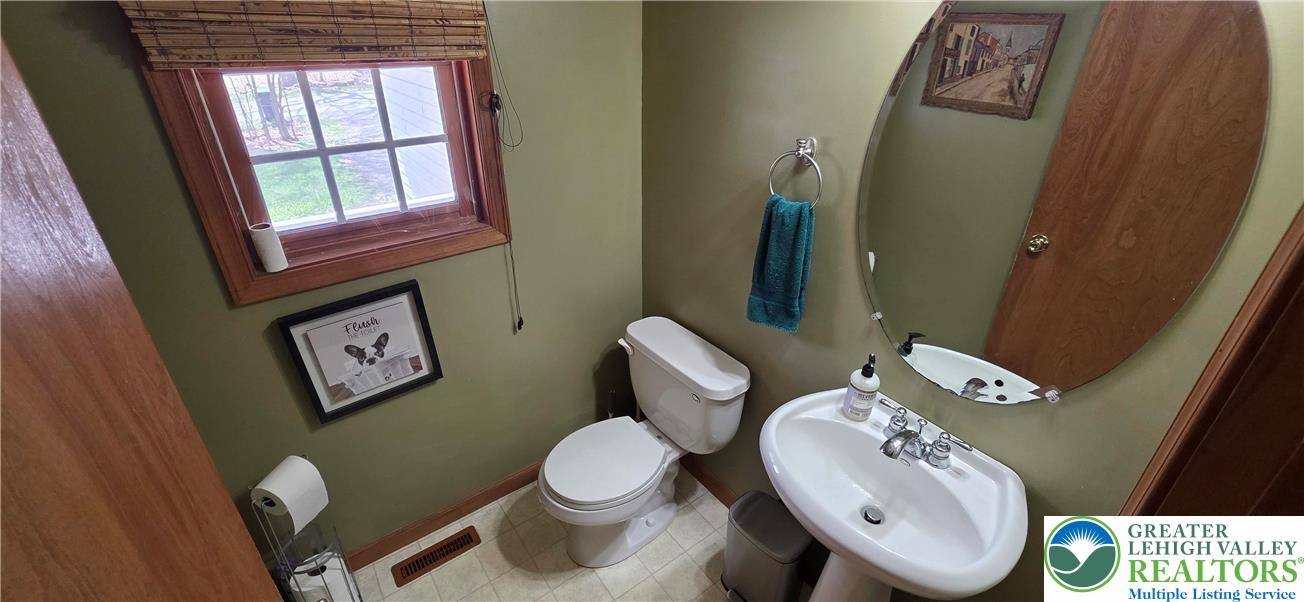 1624 Cotswald Road Tobyhanna, PA 18466 - Photo 30 of 44