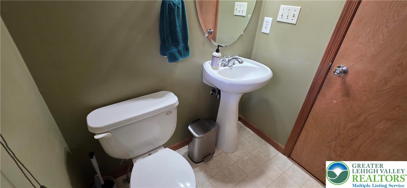 1624 Cotswald Road Tobyhanna, PA 18466 - Photo 31 of 44
