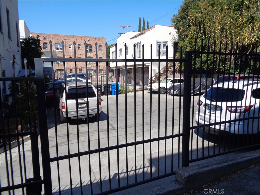 152 South Westmoreland Avenue Los Angeles, CA 90004 - Photo 2 of 6 a view of a balcony