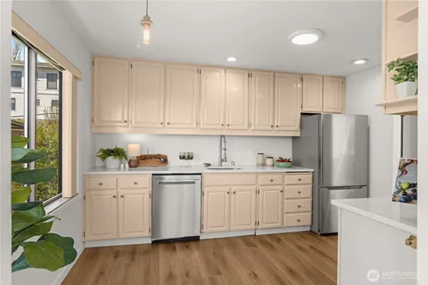 $670,000 | 666 West Olympic Place, Unit 201, Seattle, WA 98119