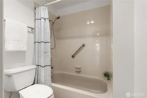 $670,000 | 666 West Olympic Place, Unit 201, Seattle, WA 98119