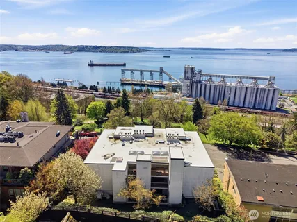 $670,000 | 666 West Olympic Place, Unit 201, Seattle, WA 98119