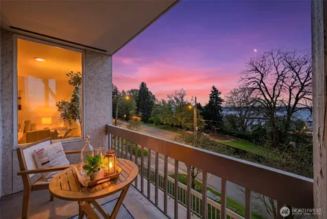 $670,000 | 666 West Olympic Place, Unit 201, Seattle, WA 98119