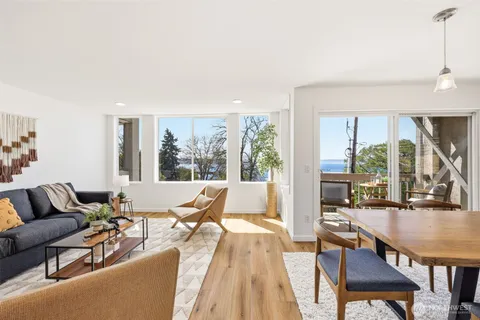 $670,000 | 666 West Olympic Place, Unit 201, Seattle, WA 98119