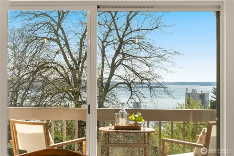 $670,000 | 666 West Olympic Place, Unit 201, Seattle, WA 98119