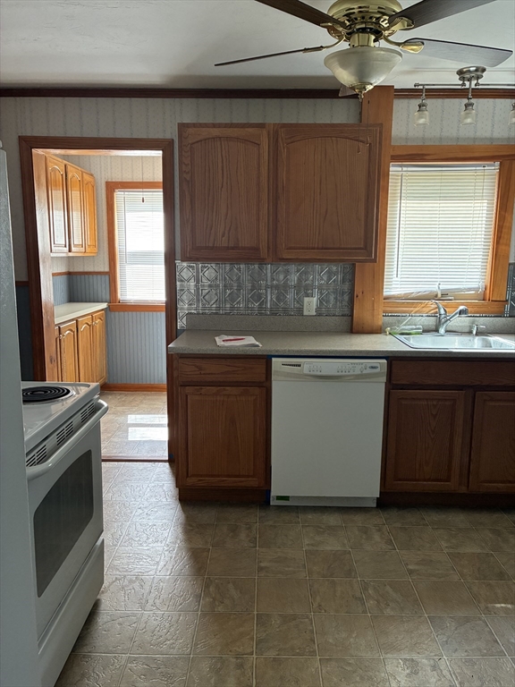 4 Linden Street Hudson, MA 01749 - Photo 12 of 15