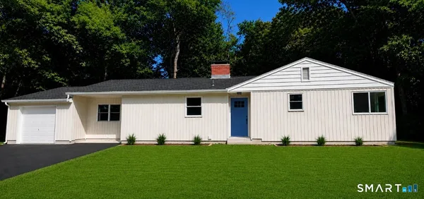 $489,900 | 106 Glenwood Road, Clinton, CT 06413