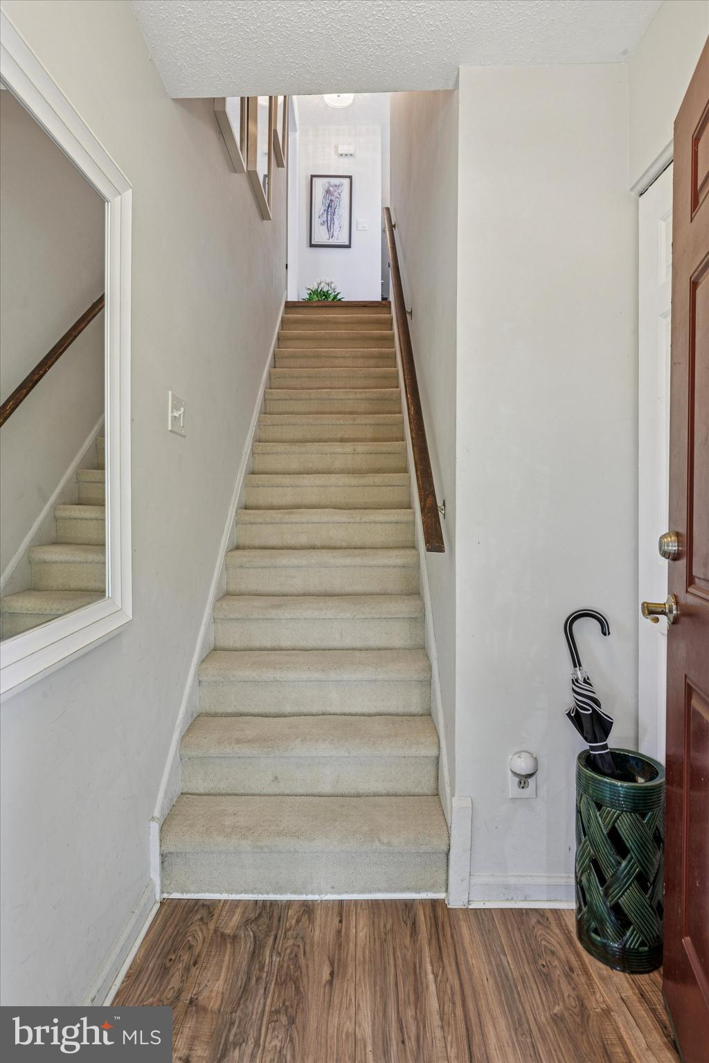 8 Hopkinson Court Chesterbrook, PA 19087 - Photo 3 of 25 a view of entryway