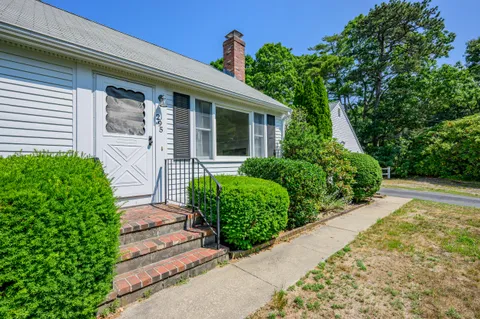 $649,000 | 295 Westwind Circle, Osterville, MA 02655