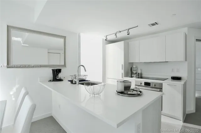 $4,700 | 501 Northeast 31st Street, Unit 1208, Miami, FL 33137