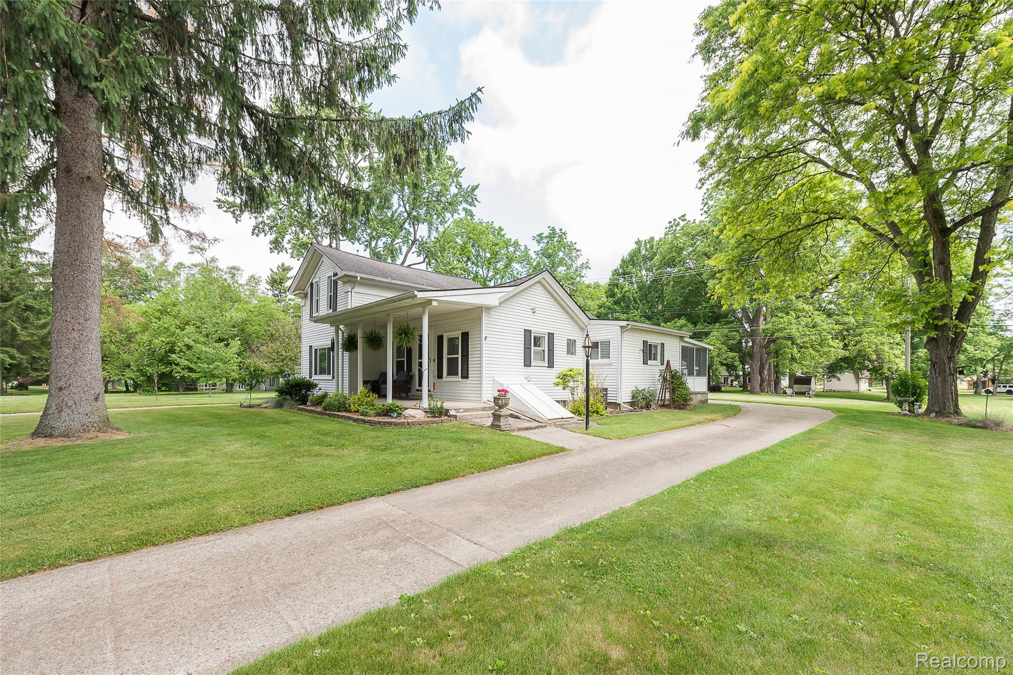 9137 Maltby Road Brighton, MI 48116 - Photo 36 of 40 DSC_7183.jpg