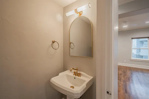 $4,500 | 4110 McKinney Avenue, Dallas, TX 75204