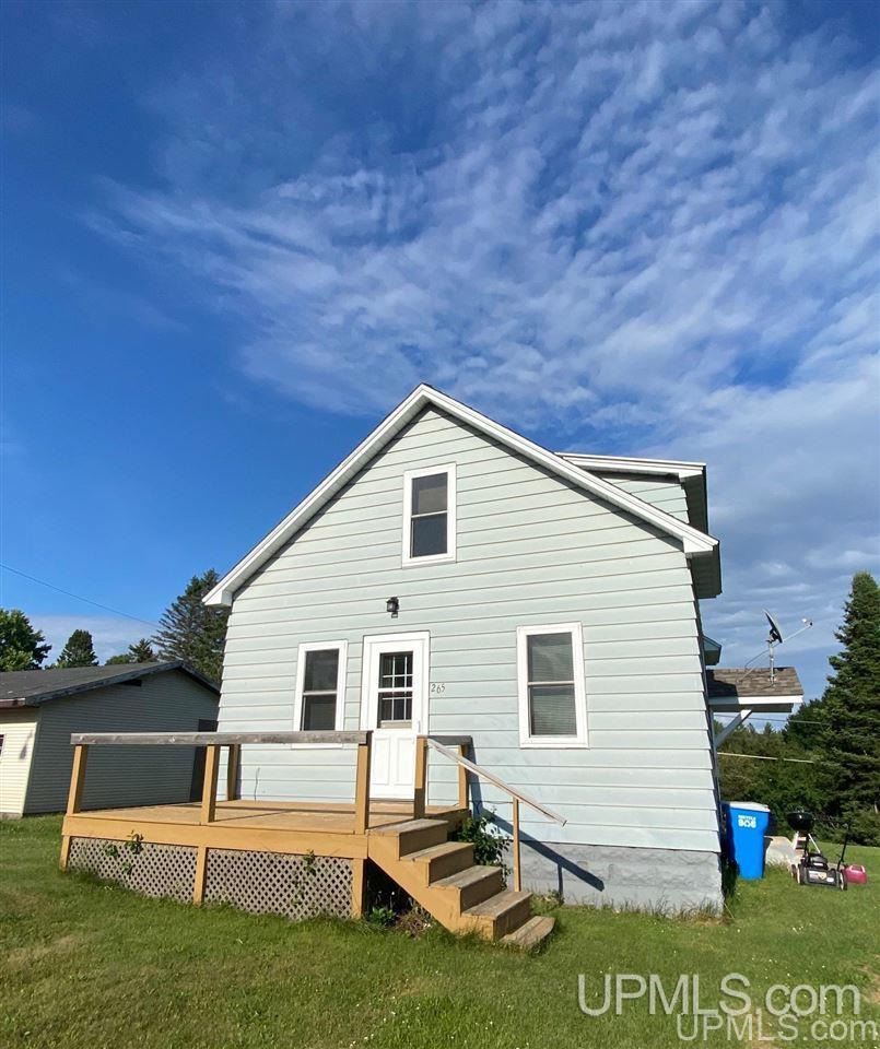 265 Gold Street Ishpeming, MI 49849 - Photo 2 of 21
