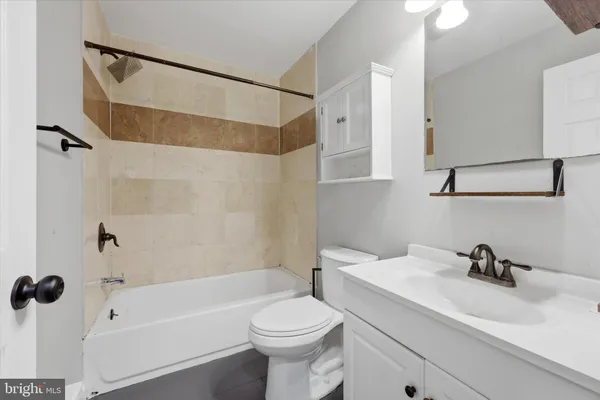 $1,450 | 1221 South 19th Street, Unit A, Philadelphia, PA 19146