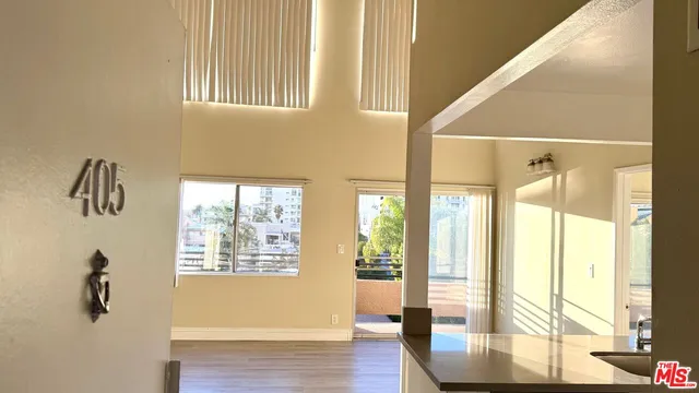 $2,900 | 701 South Kingsley Drive, Unit 405, Los Angeles, CA 90005