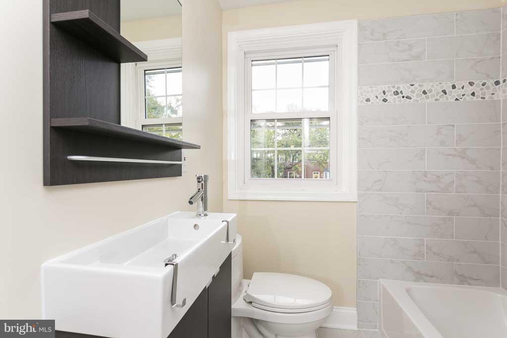 1618 Aberdeen Road Towson, MD 21286 - Photo 13 of 20 Bath