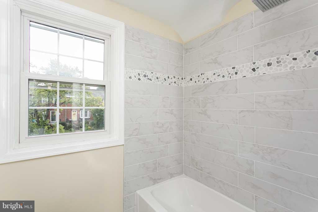 1618 Aberdeen Road Towson, MD 21286 - Photo 14 of 20 Bath