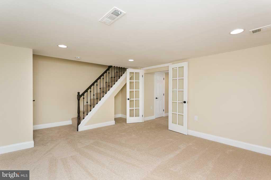 1618 Aberdeen Road Towson, MD 21286 - Photo 15 of 20 Family Room