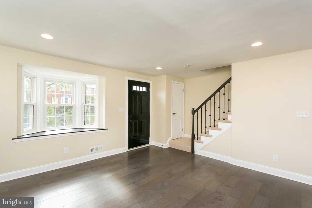 1618 Aberdeen Road Towson, MD 21286 - Photo 2 of 20 Living Room