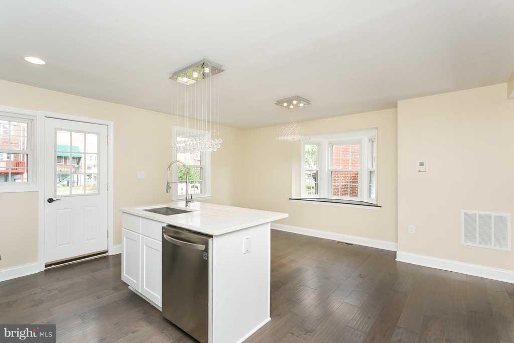 1618 Aberdeen Road Towson, MD 21286 - Photo 8 of 20 Kitchen & Dining Area