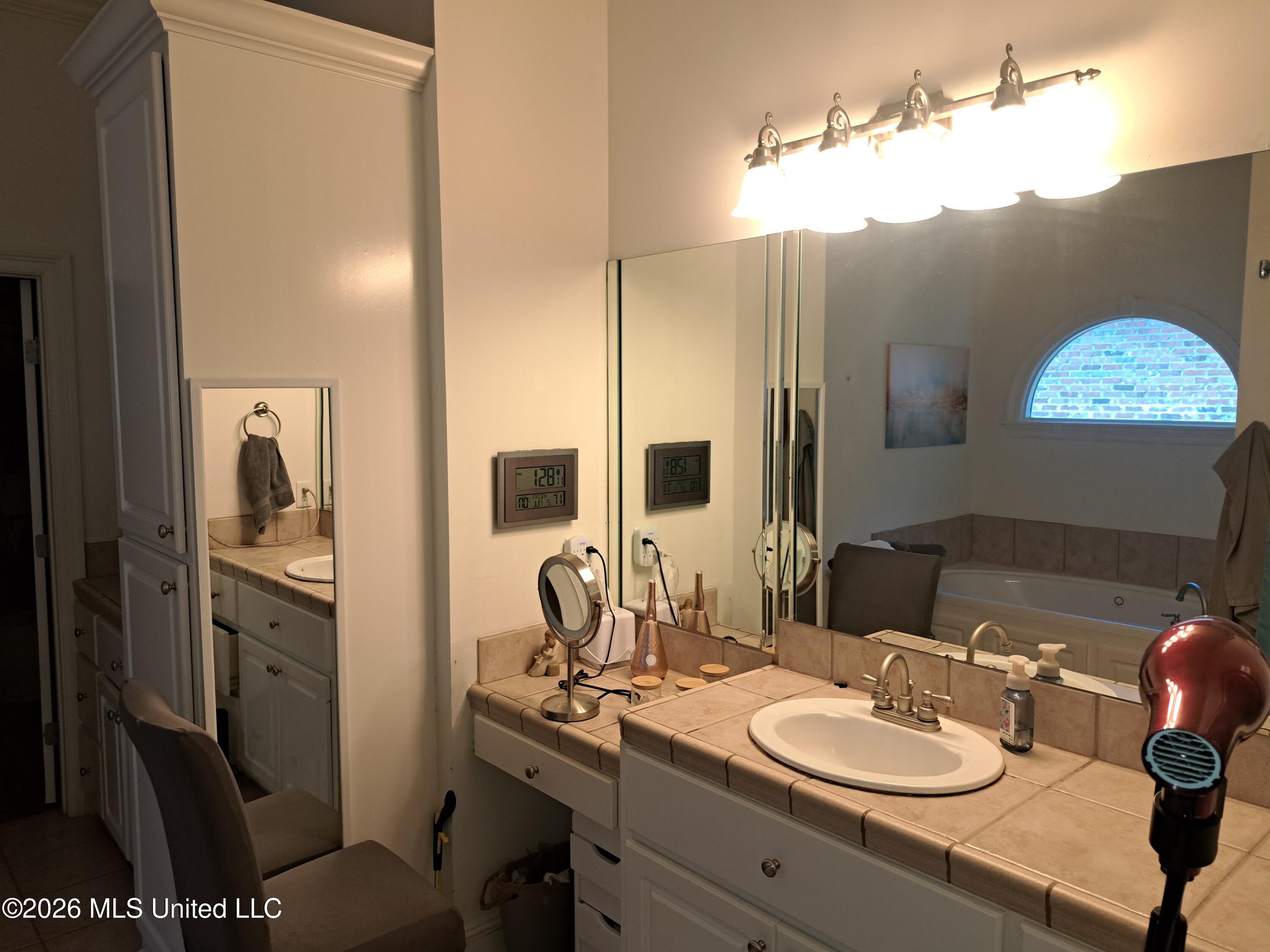 105 Alicetown Cove Ridgeland, MS 39157 - Photo 16 of 29 Primary Bathroom