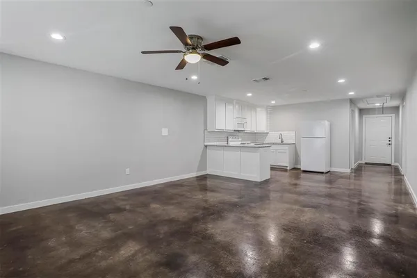 $1,325 | 410 South Mirick Avenue, Unit 412, Denison, TX 75020