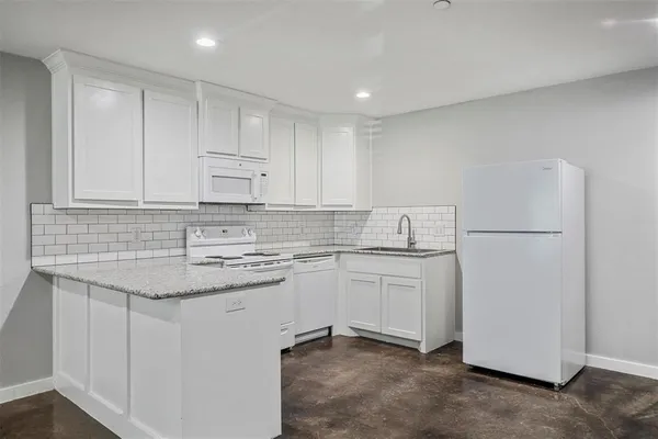 $1,325 | 410 South Mirick Avenue, Unit 412, Denison, TX 75020