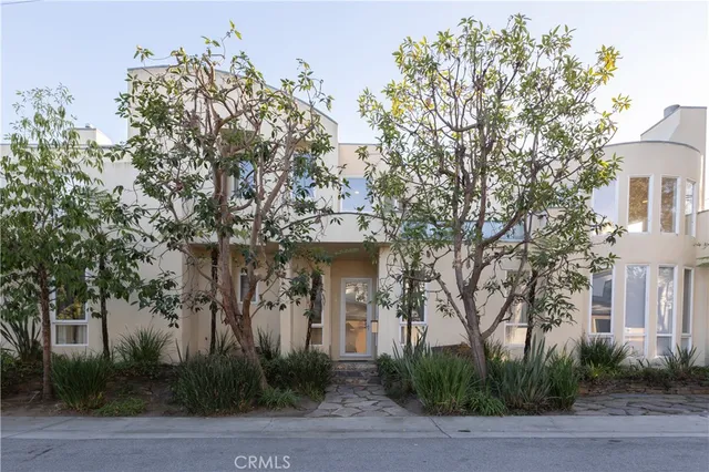 $11,000 | 1048 14th Street, Manhattan Beach, CA 90266