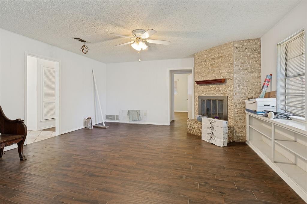 1121 Billie Ruth Lane Hurst, TX 76053 - Photo 4 of 25