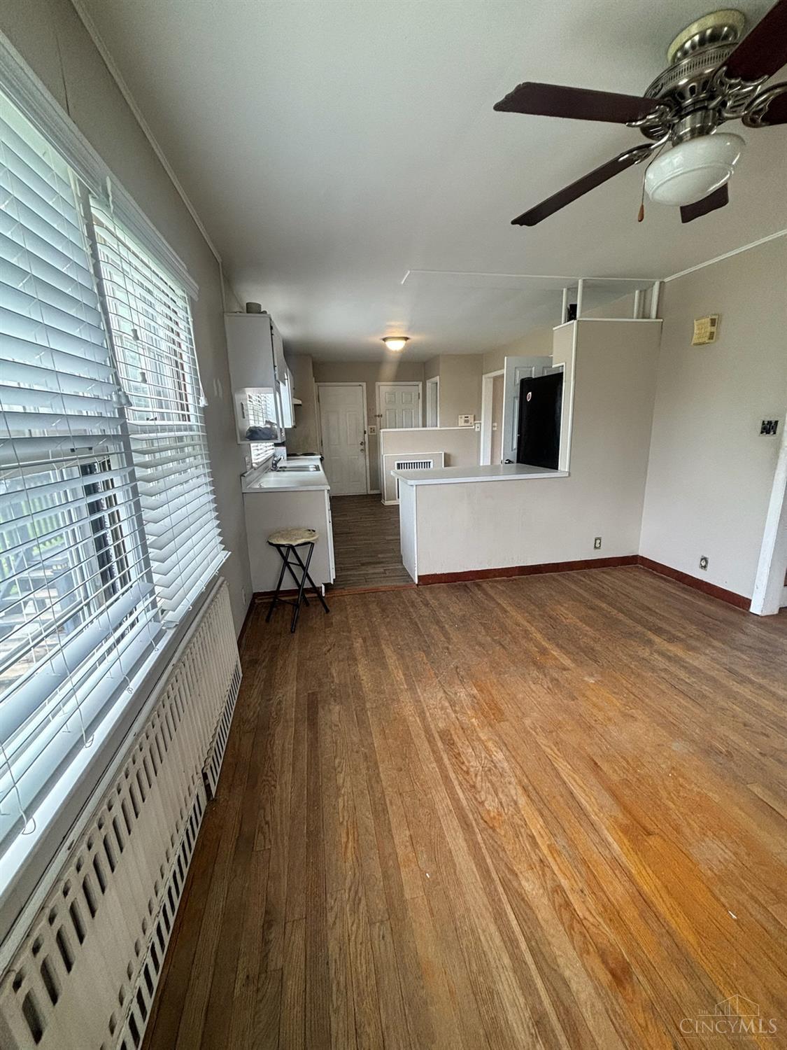 805 West Galbraith Road Cincinnati, OH 45231 - Photo 6 of 25 Gallery Image 6