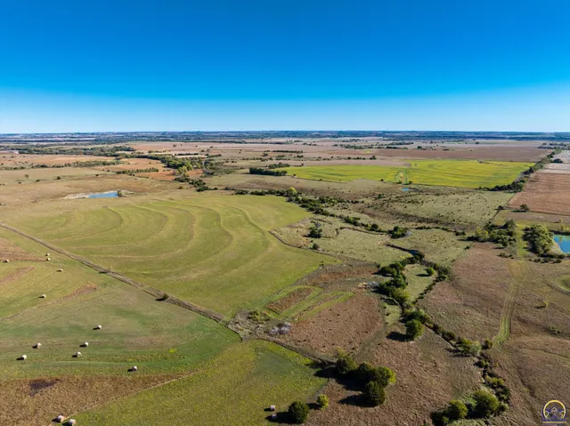 $1 | 0 11th Road, Clay Center, KS 67432