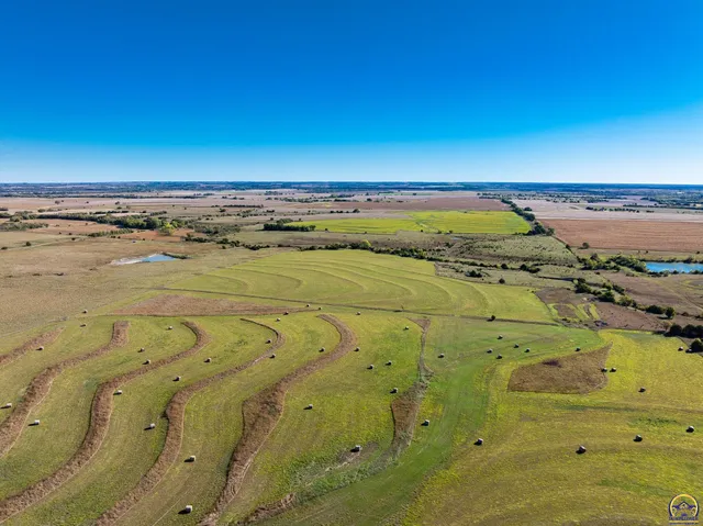 $1 | 0 11th Road, Clay Center, KS 67432