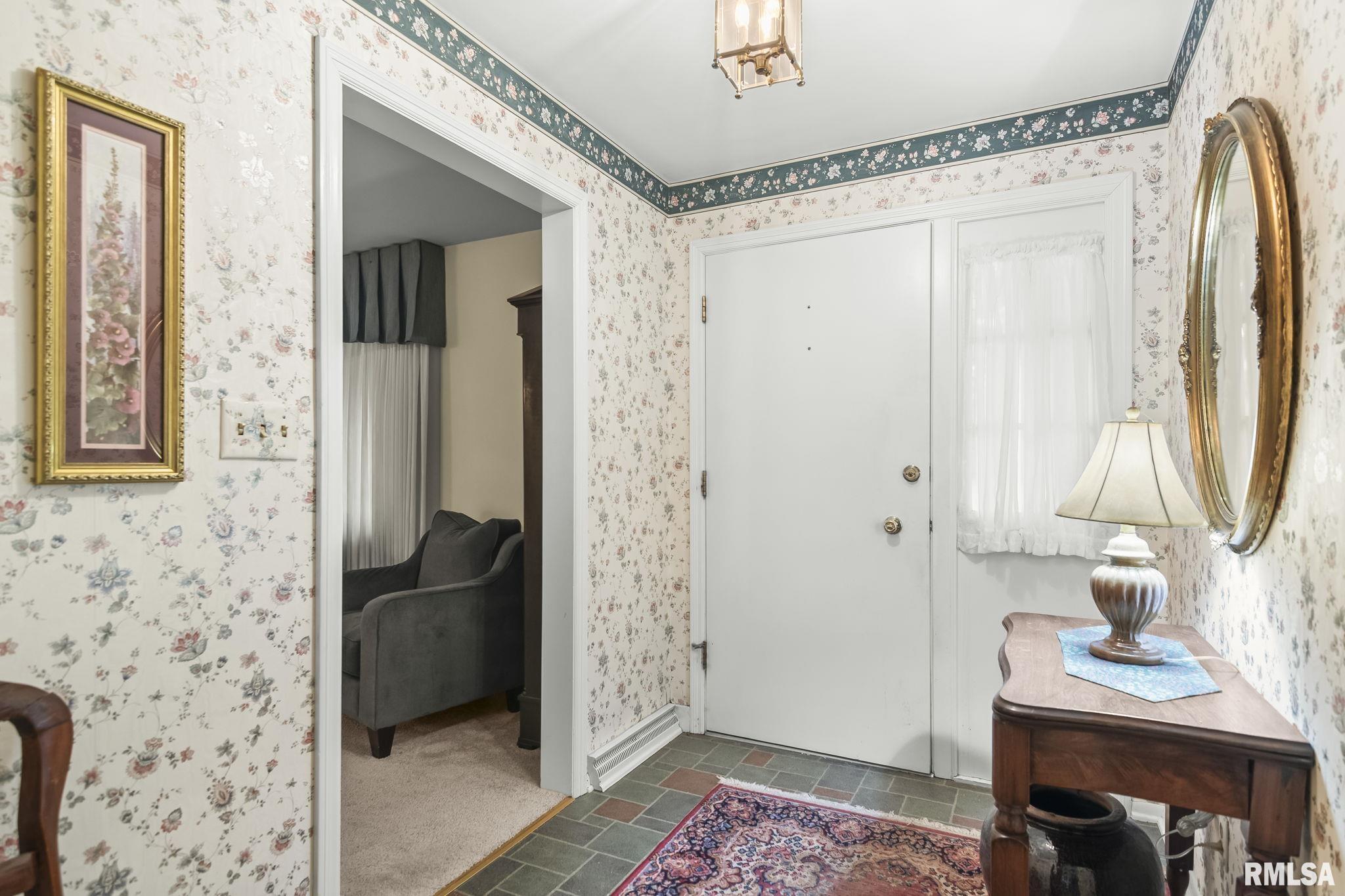 16 Inverness Road Springfield, IL 62704 - Photo 4 of 43