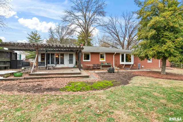 $259,900 | 16 Inverness Road, Springfield, IL 62704