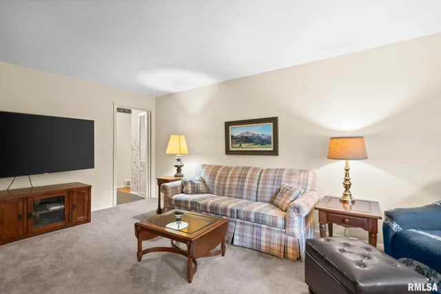 $259,900 | 16 Inverness Road, Springfield, IL 62704