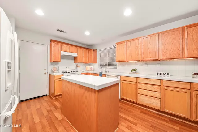 $559,999 | 43635 Castle Circle, Lancaster, CA 93535