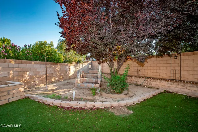 $559,999 | 43635 Castle Circle, Lancaster, CA 93535