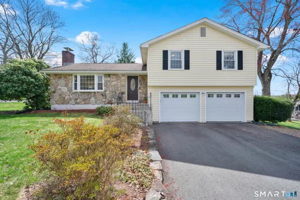 $345,000 | 93 Crestridge Drive, Vernon, CT 06066