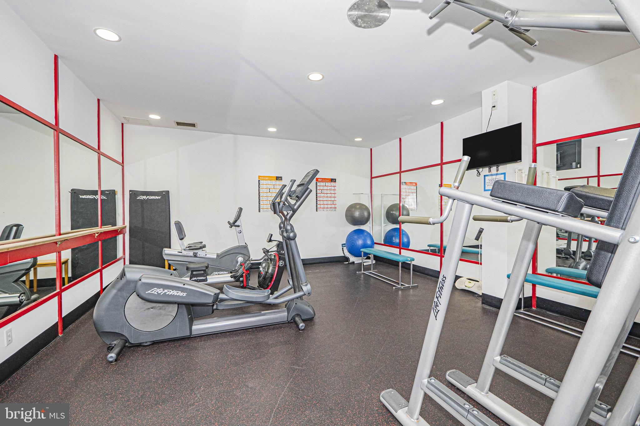 6101 Edsall Road, Unit 204 Alexandria, VA 22304 - Photo 40 of 56 Gallery Image 40