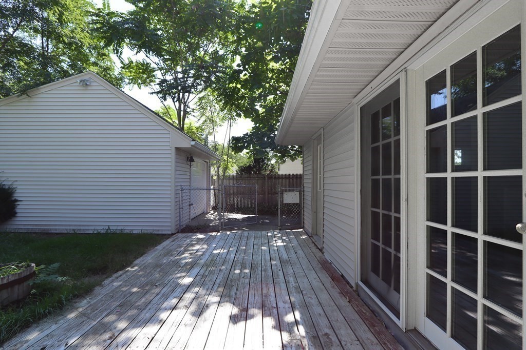 47 Old Farm Road Springfield, MA 01119 - Photo 27 of 35